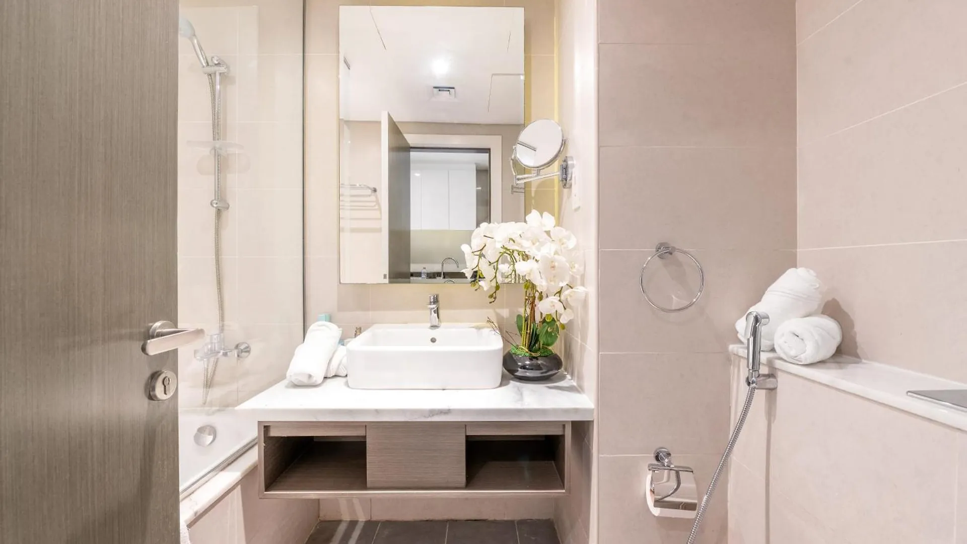 Downtown Ultra Luxury - Studio Suite - 5 Star Hotel Facilities- 15 Min Walk To Dubai Fountain Aparthotel